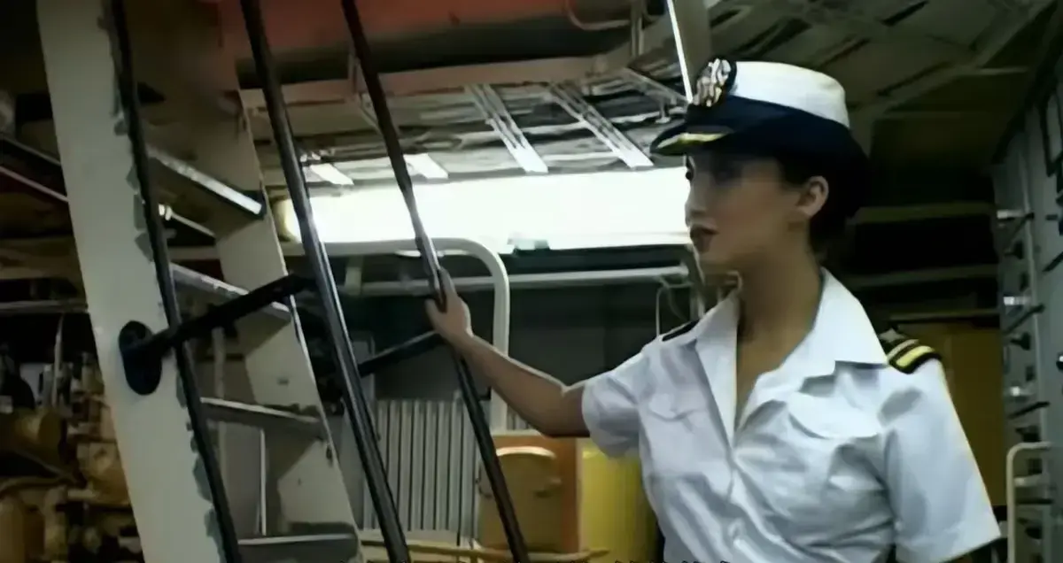 《军舰上的女兵》无删减版在线观看-《军舰上的女兵》HD高清完整版免费播放-卡楚米主演战争剧全集网盘资源