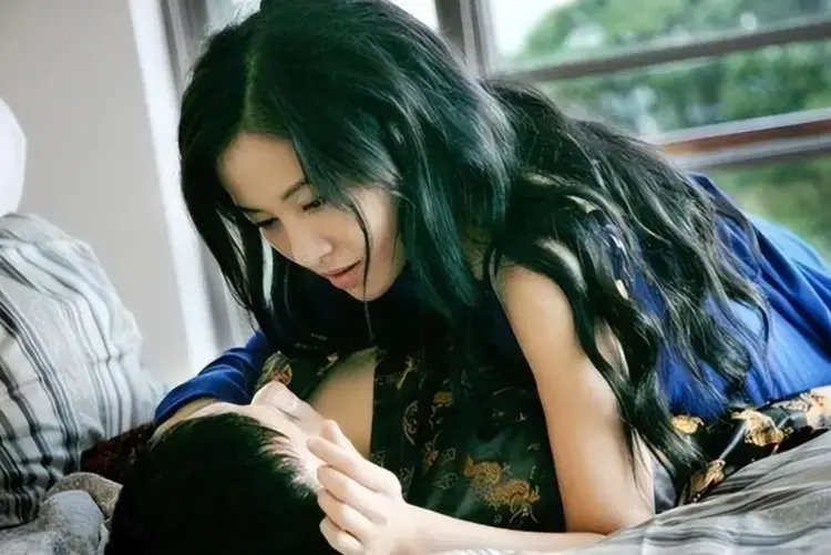 嫂嫂情事未删减版高清在线观看-韩国电影《嫂嫂情事》完整版免费观看-1080P无广告播放